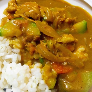 カレーの壺で簡単カロリー控えめ夏カレー